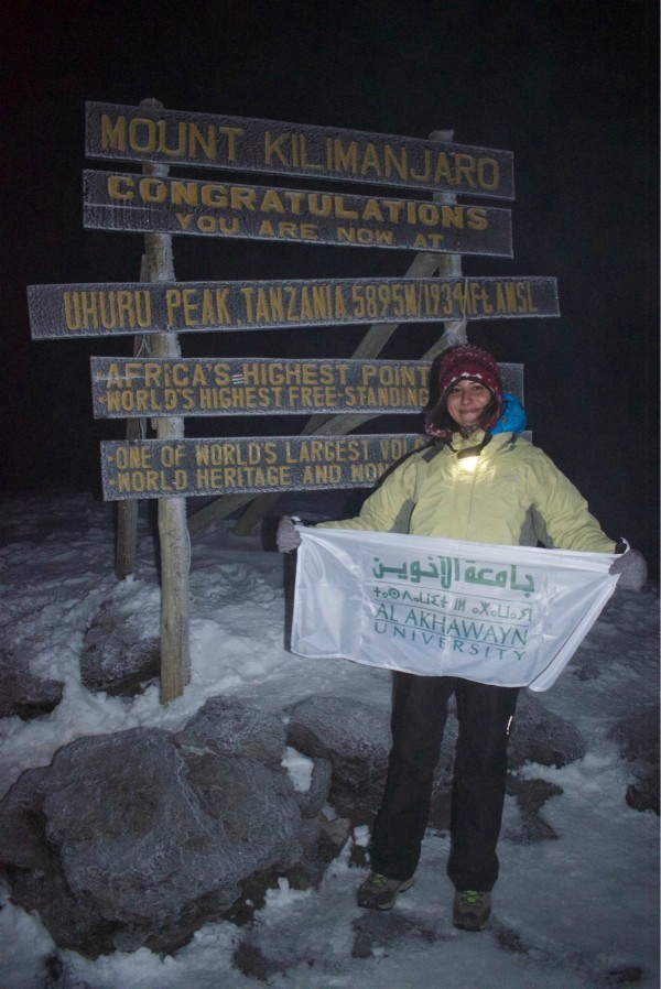 Samia-Haimoura-gravi-le-Kilimandjaro