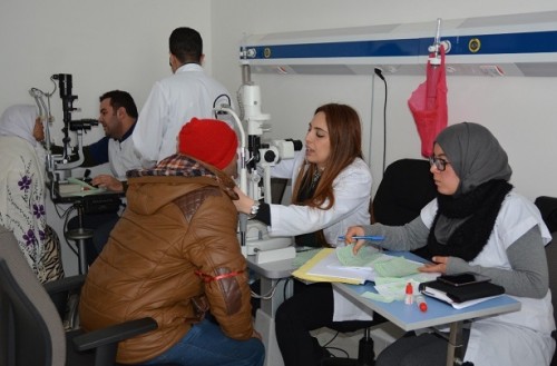 Vague de froid : Plus de 1.100 bénéficiaires d'une caravane médicale multidisciplinaire à Azrou