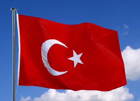 Turquie : dix portés disparus après le chavirement de leur embarcation dans la rivière Marista