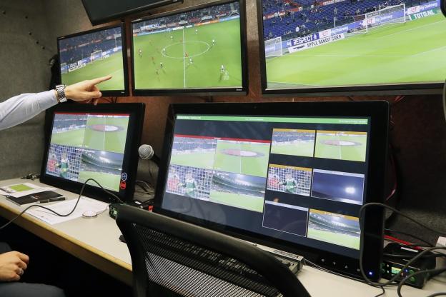Mondial-2018: la FIFA approuve le recours à l’ arbitrage vidéo