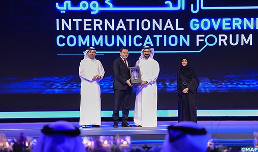 Emirats arabes-unis: M. El Khalfi honoré en reconnaissance de l'expérience du Maroc en matière de réformes numériques