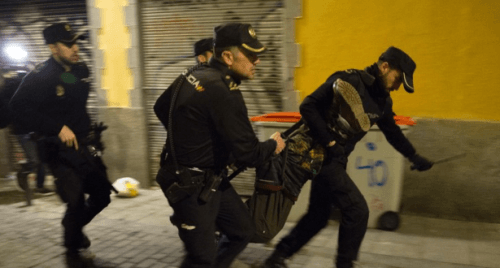 Cinq policiers blessés à Madrid par des migrants subsahariens