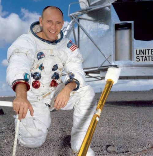 Décès d'Alan Bean, le quatrième homme à avoir marché sur la Lune