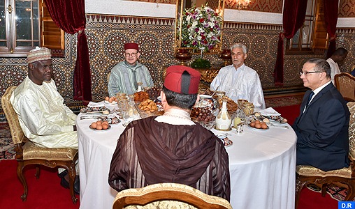 SM le Roi offre un Iftar en l'honneur du président de la Commission de l'Union africaine