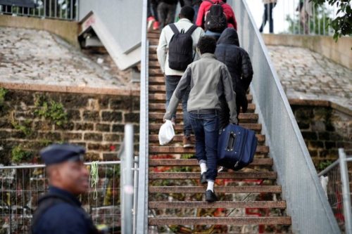 France-Les associations critiquent la politique de rétention des migrants