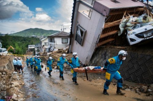Désastre au Japon: 156 morts, difficiles recherches sous un soleil de plomb