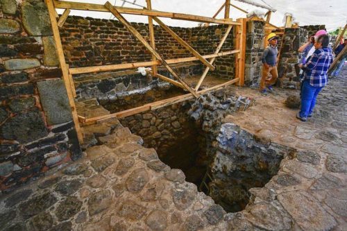  Le tremblement de terre qui a dévasté le centre de Mexico le 19 septembre dernier a permis une découverte archéologique de taille: les vestiges d'un temple dédié à Tláloc, dieu de la pluie à l'époque de la civilisation des Mexicas, et situé à l'intérieur de la pyramide de Teopanzolco, dans l'état central de Morelos.