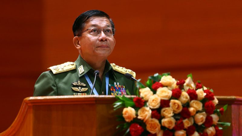 Birmanie: Facebook ferme la page du chef de l'armée