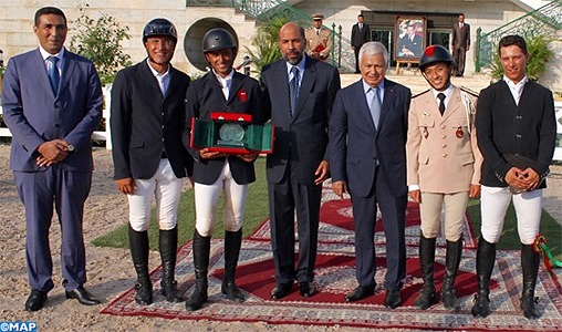 Saut d’obstacles de la Garde Royale: Le cavalier Ali Al Ahrach décroche le Prix de SAR le Prince Héritier Moulay El Hassan