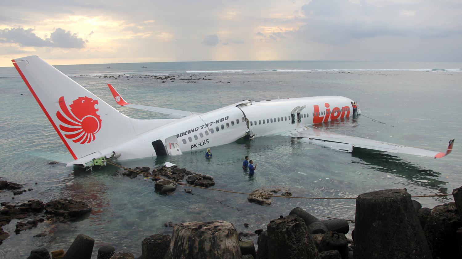 Un avion indonésien s'écrase en mer avec 189 personnes à bord