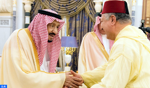 L’ambassadeur du Maroc à Riyad présente ses lettres de créance au Souverain saoudien