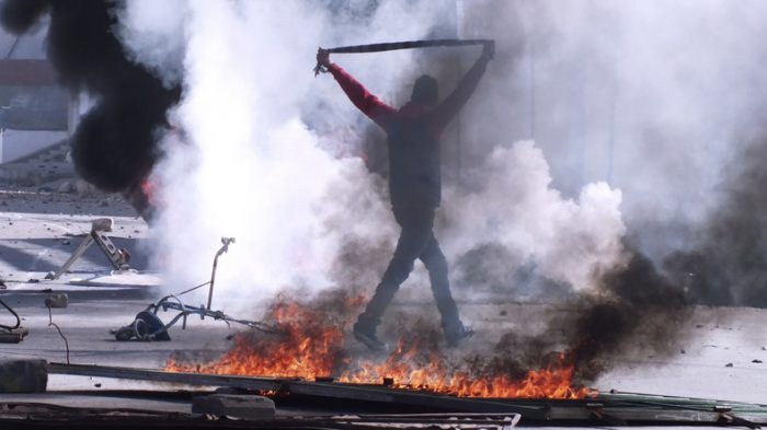 Tunisie : Affrontements violents entre la police et des manifestants après l’immolation d’un journaliste