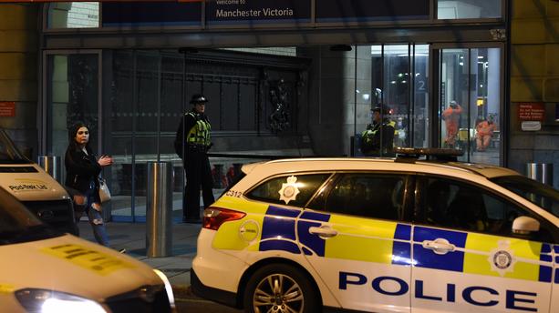 Royaume-Uni : une attaque au couteau fait trois blessés à la gare de Manchester