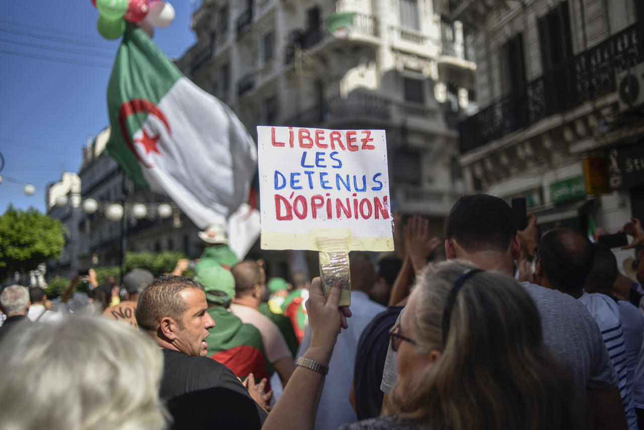 Procès liberticides : l'Algérie appelée à libérer trois avocats
