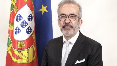 ministre des Affaires étrangères de la République portugaise, M. Paulo Rangel.