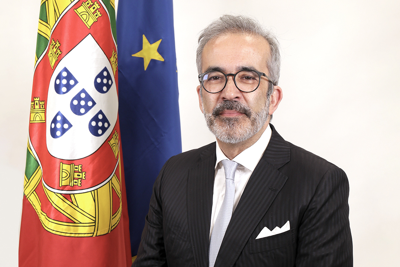 ministre des Affaires étrangères de la République portugaise, M. Paulo Rangel.
