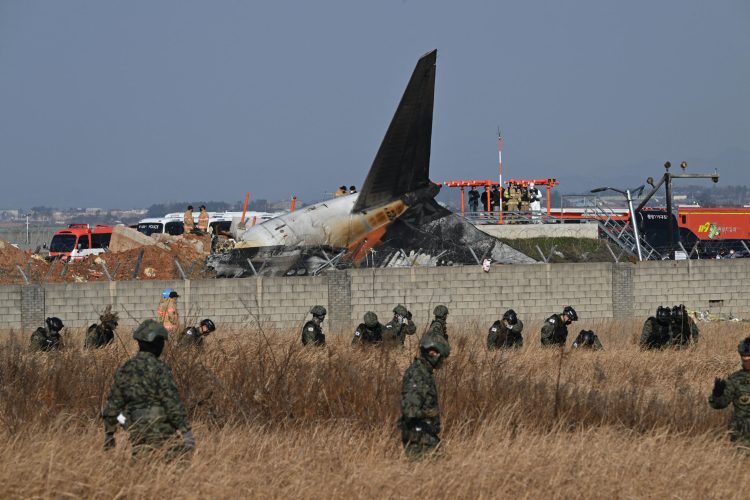 Crash d’avion de Jeju Air: la Corée enquête sur la conformité du mur de béton de l’aéroport de Muan