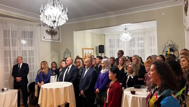 La Résidence du Maroc à Stockholm a accueilli, le 3 février 2025, un événement intitulé "Discover Morocco's Soul: An Evening of Immersion and Wonder", marquant le lancement de la nouvelle saison culturelle marocaine en Suède. Cette soirée a été une occasion unique de plonger dans l'essence du Maroc et de faire découvrir au public suédois la richesse infinie de son histoire, son art, ses traditions et de sa gastronomie.